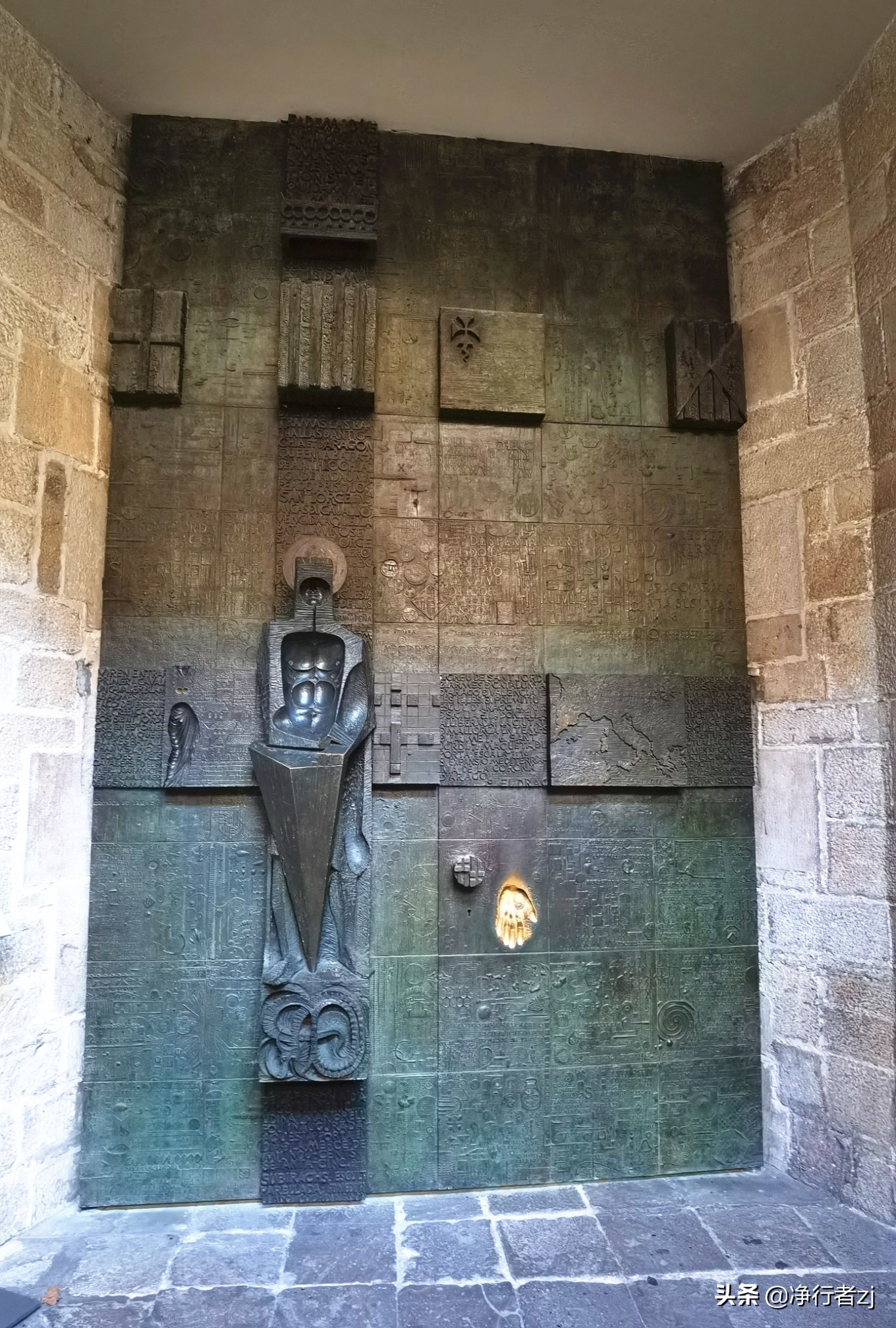 冬日暖阳拔“牙”记（34）巴塞罗那：高迪打造的欧洲之花（上）