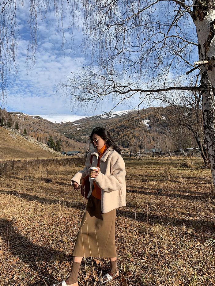 中长款直筒裙如何搭配,春季黑色直筒裙的穿搭方法