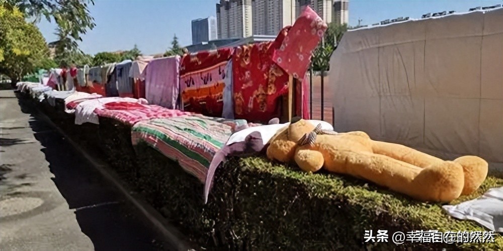 羽绒被太阳晒能杀菌吗,羽绒被洗后晒干有黄渍