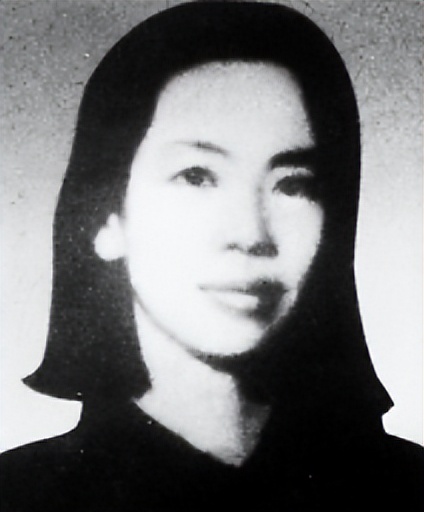 *子珍贺**逝世,上海方面不敢做主,*小平邓**一句话定下丧礼规格