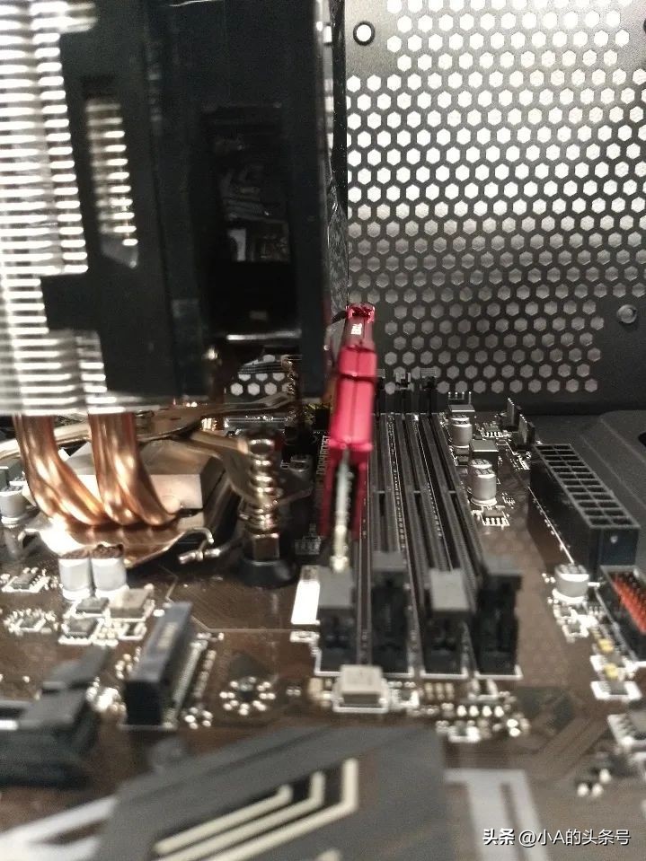 台式电脑反复重启但就是启动不了,v7电脑老是反复重启是什么原因