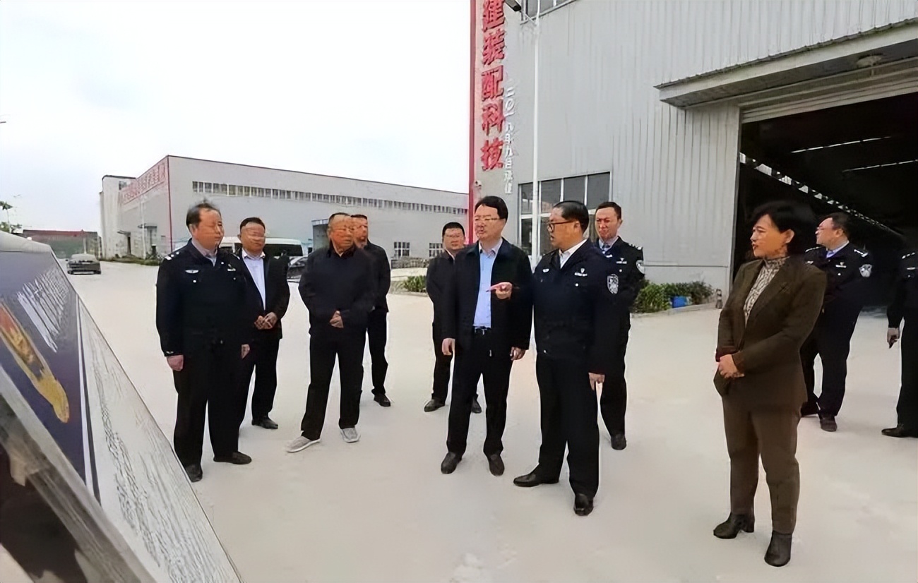 大牛看聊城,大牛看所长的眼神