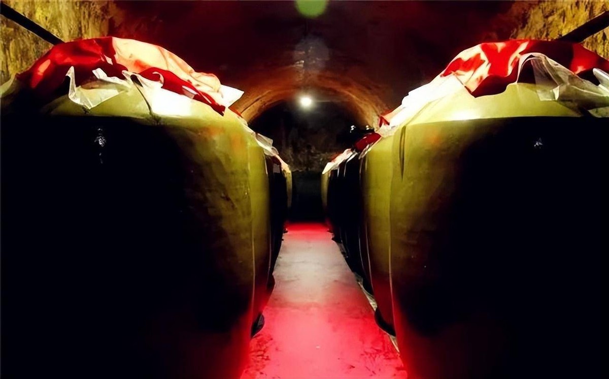 20元一斤的散酒，跟超市20一瓶的白酒有啥区别？看完再买不吃亏