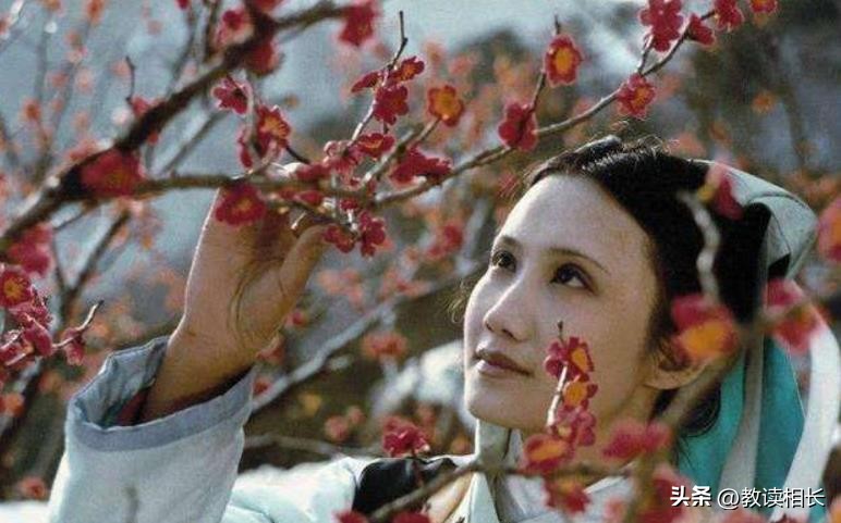 穷的女生自卑的表现,穷女人给人的感觉