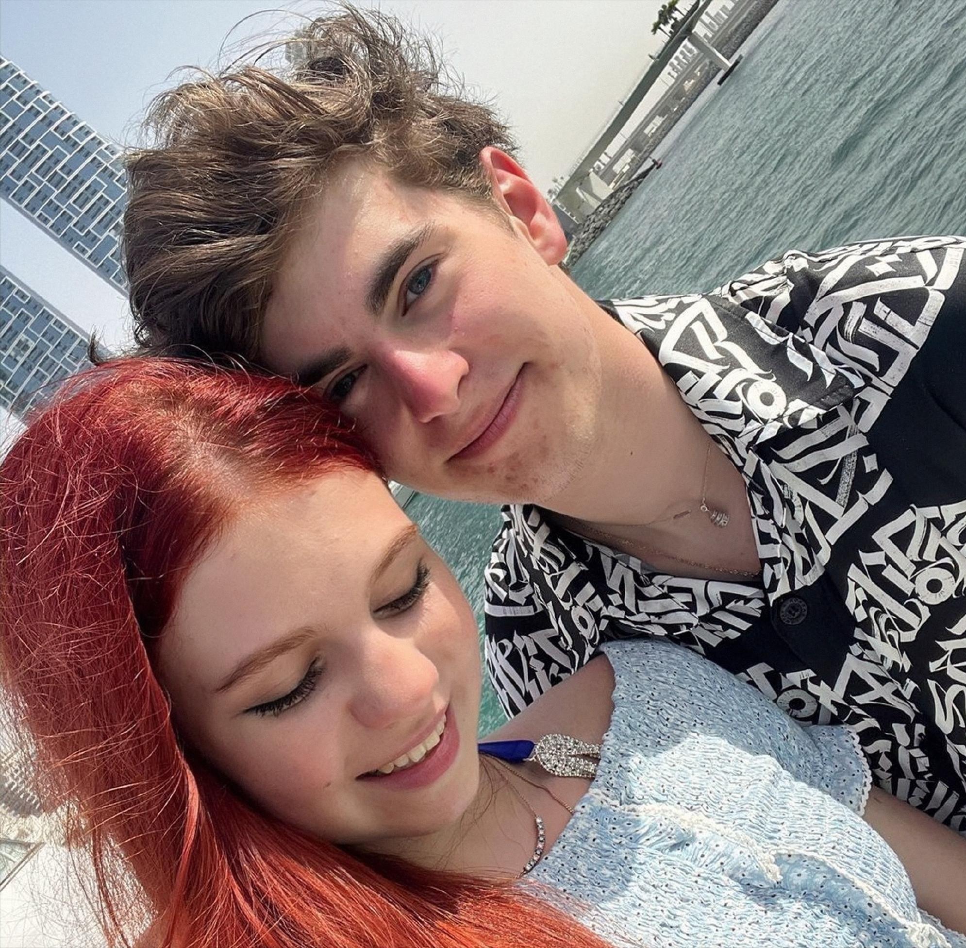 莎莎特鲁索娃发签名照,特鲁索娃和莎莎是同一个人吗