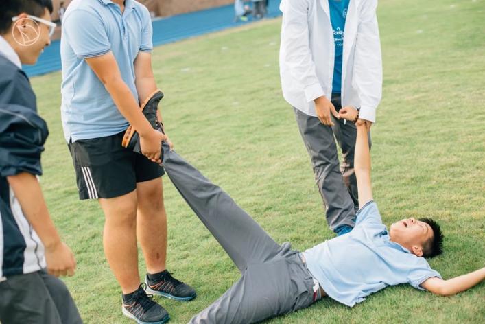 这个校园“*拍偷**狂魔”,拍下了95后的绝版青春