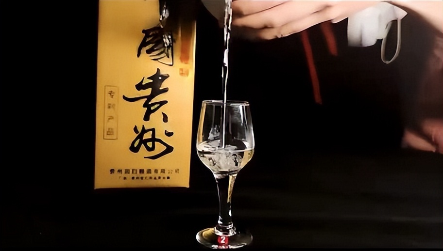 97年香港回归赖茅特制酒2斤多少钱,97香港回归赖茅纪念酒正品图片