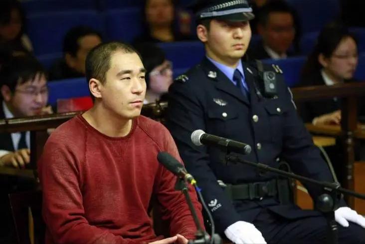 天涯八卦张默房祖名,房祖名张默能完全戒毒吗