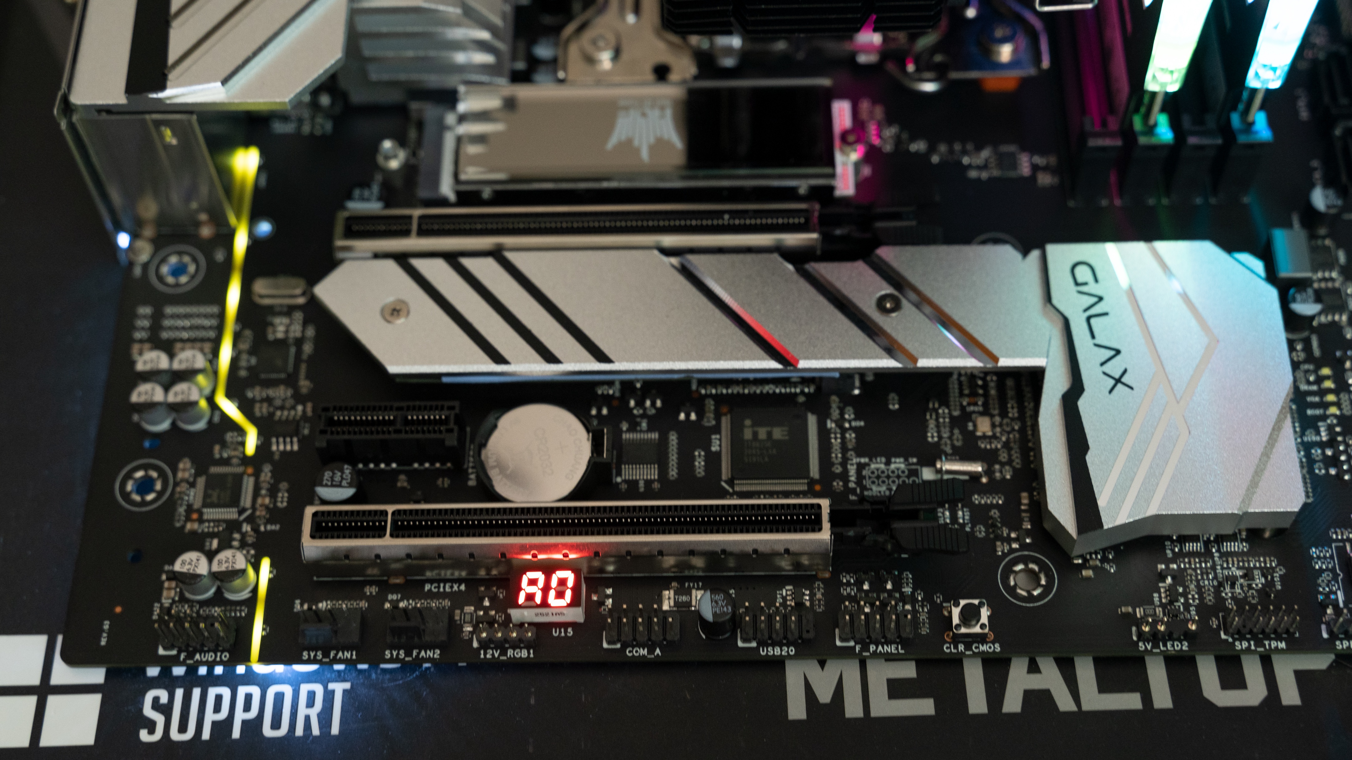 影驰b660金属大师白金版测评,影驰b660金属大师内存插槽