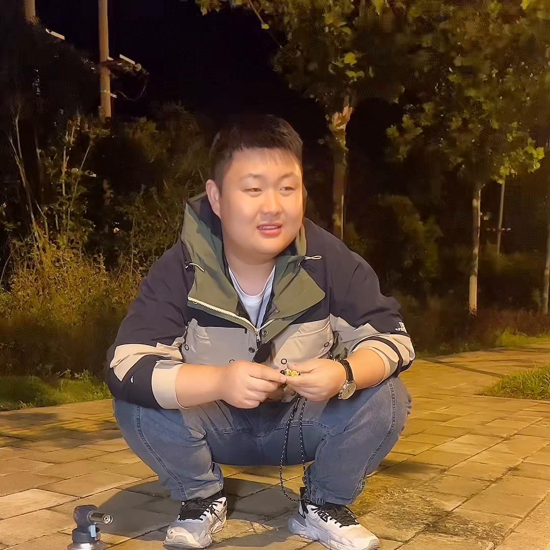 女朋友生气了要哄一辈子吗,女朋友生气你会哄她吗