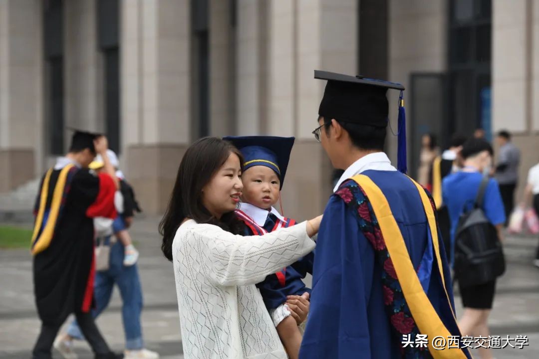 竢实扬华自强不息的交大精神,交大与国家同呼吸共命运