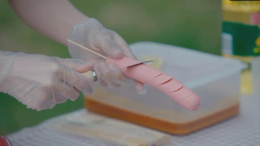 摆摊卖淀粉肠真的能赚钱吗,摆摊卖淀粉肠批发多少钱