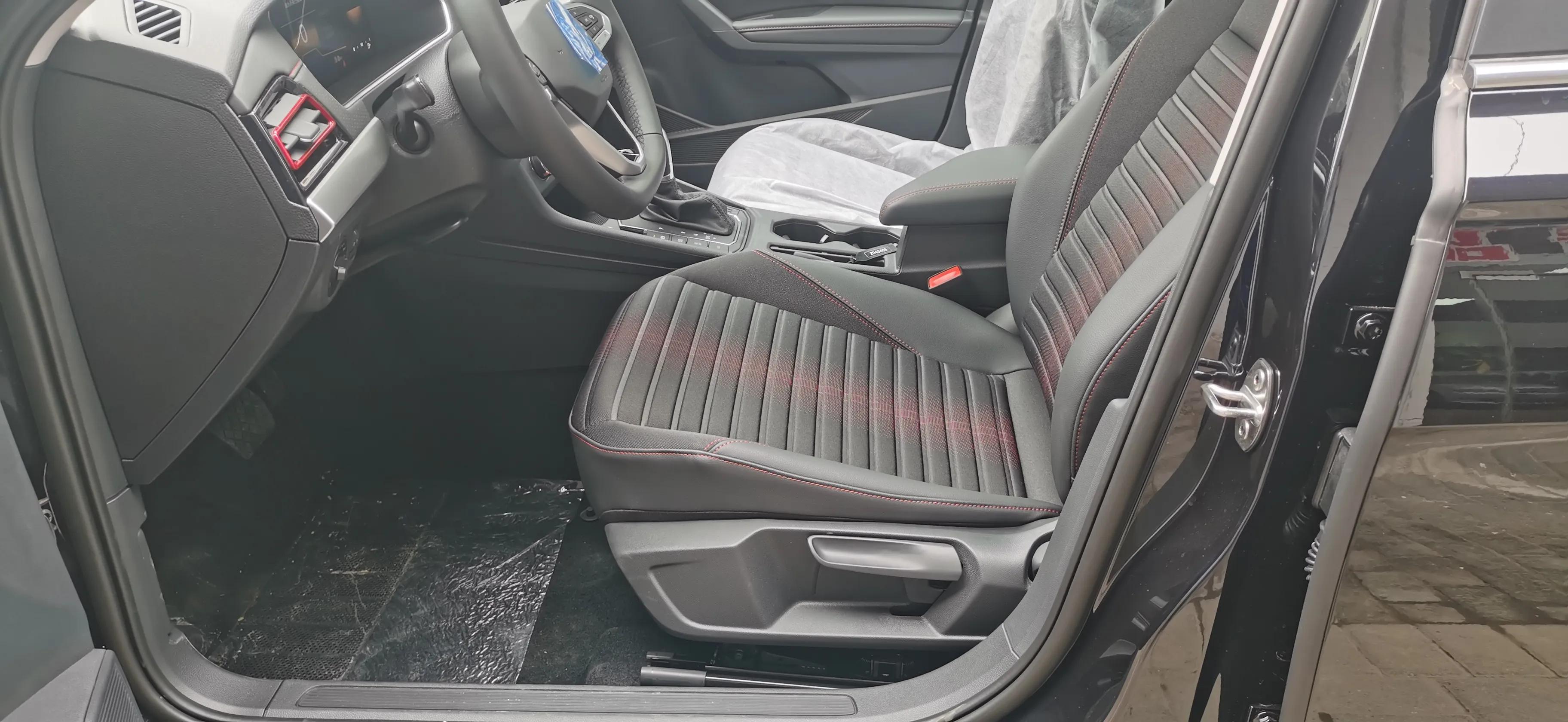 朗逸2023款280tsi豪华版,朗逸2021款280tsidsg豪华版