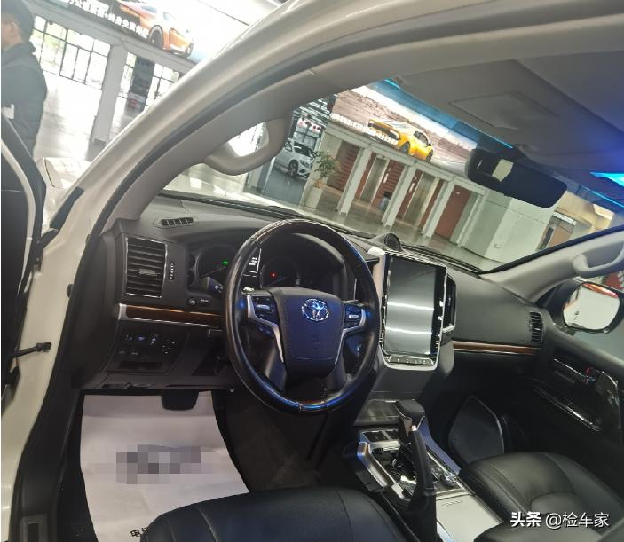 几万块钱老款陆地巡洋舰,30多万能买什么年限的陆地巡洋舰