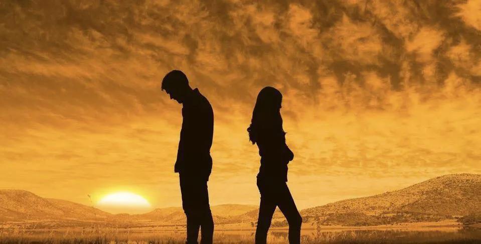 谈一段你对正确爱情观的理解,对爱情的理解和正确的爱情观