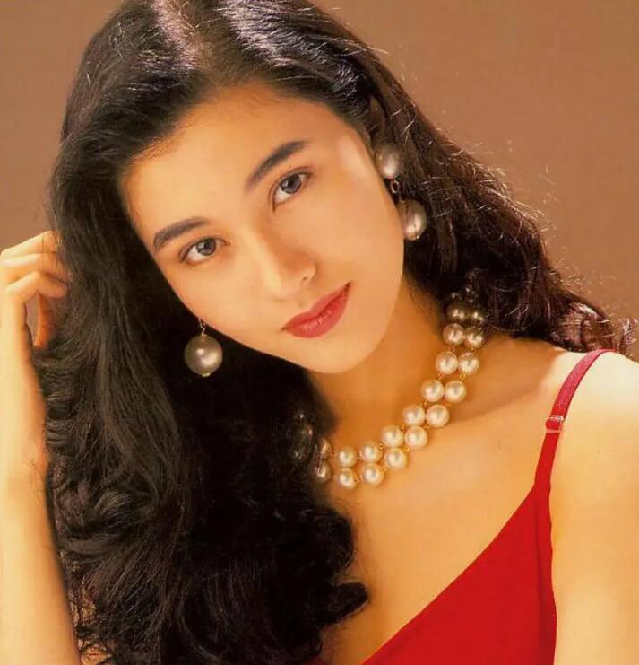 最新各届港姐冠军,去年港姐有哪位星二代参加