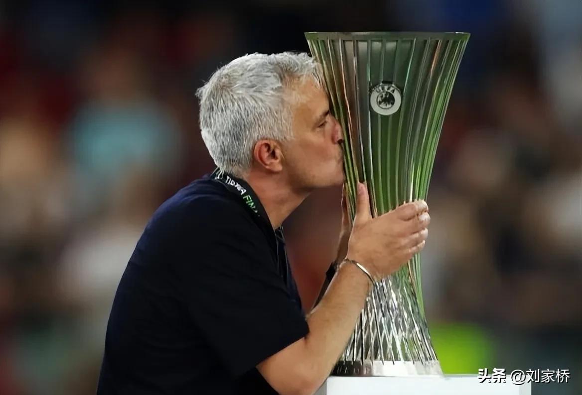 罗马穆里尼奥受欢迎,罗马穆里尼奥和曼奇尼