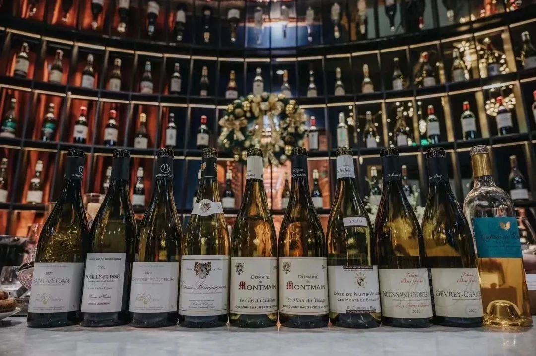 HOLA!Bars|成都东门新晋wineshop，看这届年轻人开店如何破圈