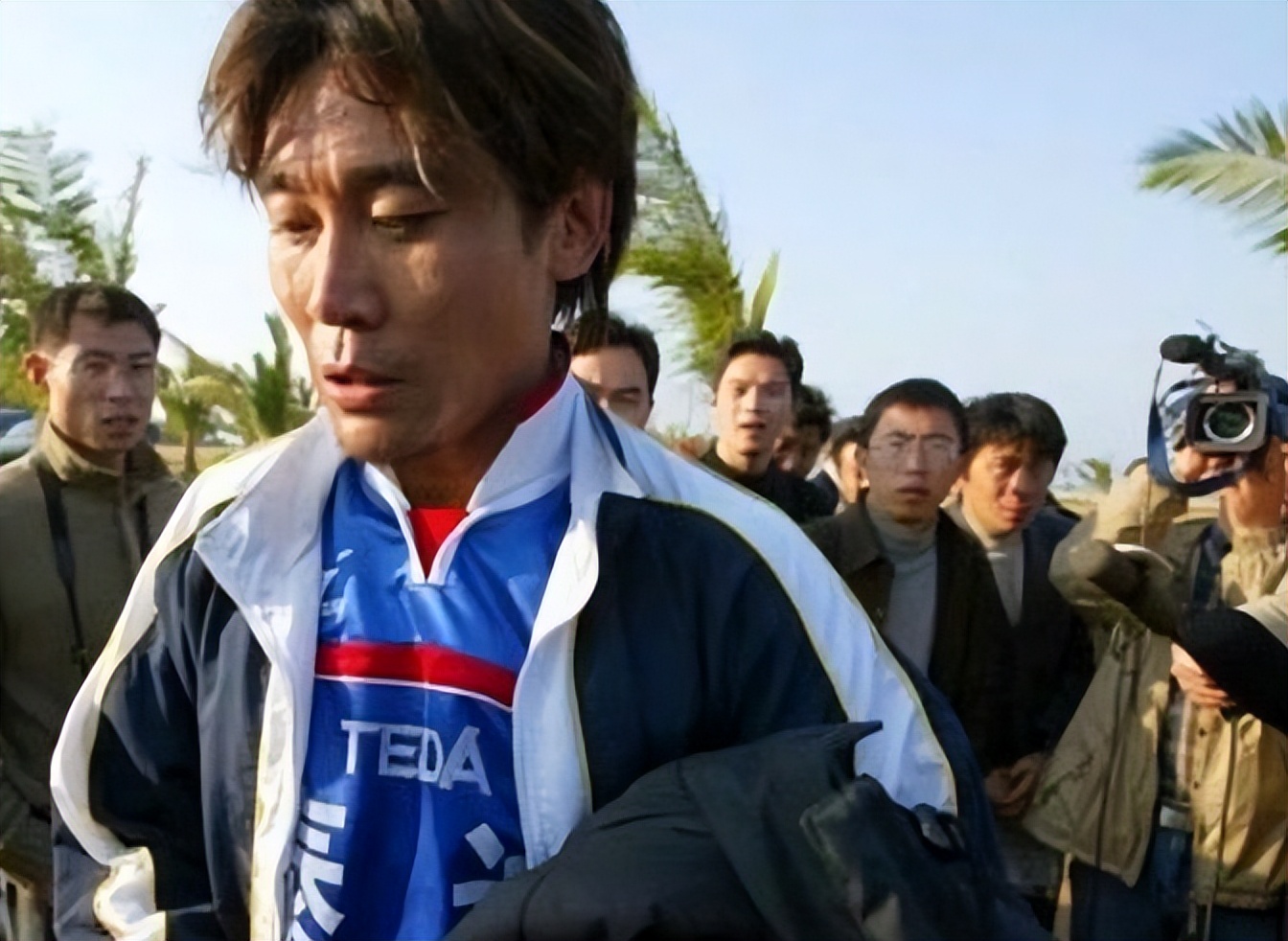 还记得国足上一次出线的2001年吗,国足曾经的边路快马