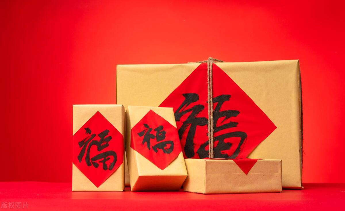 回娘家送礼被弟媳拿走,回娘家哥哥拿出女婿送的酒