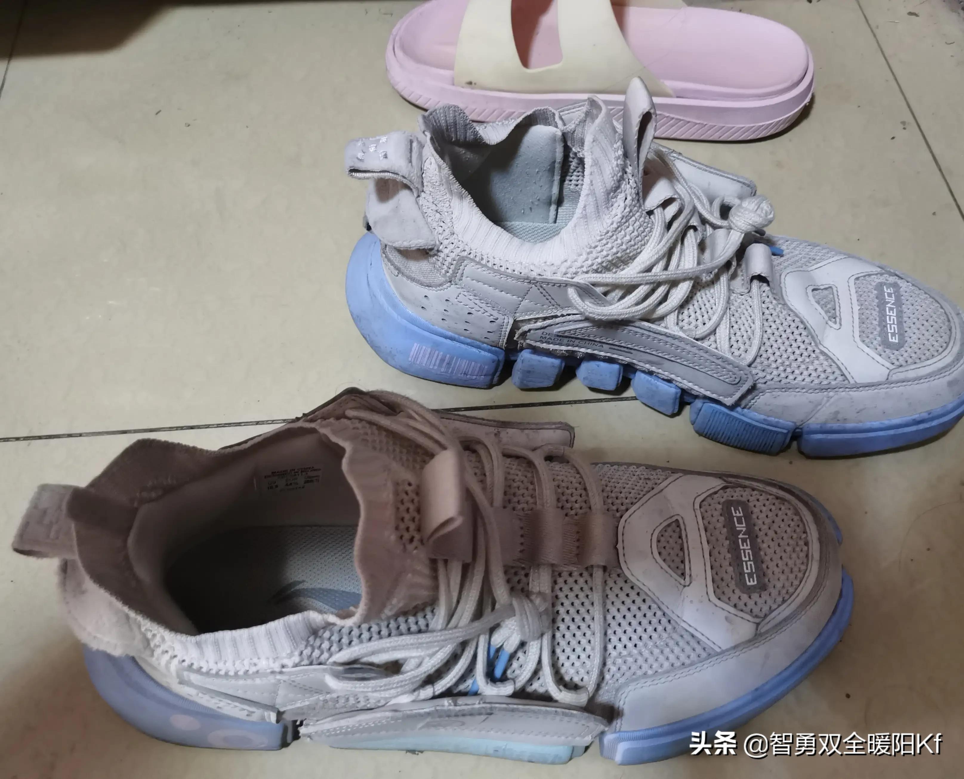 李宁和李宁young的区别,李宁贴地飞行还是李宁战戟好