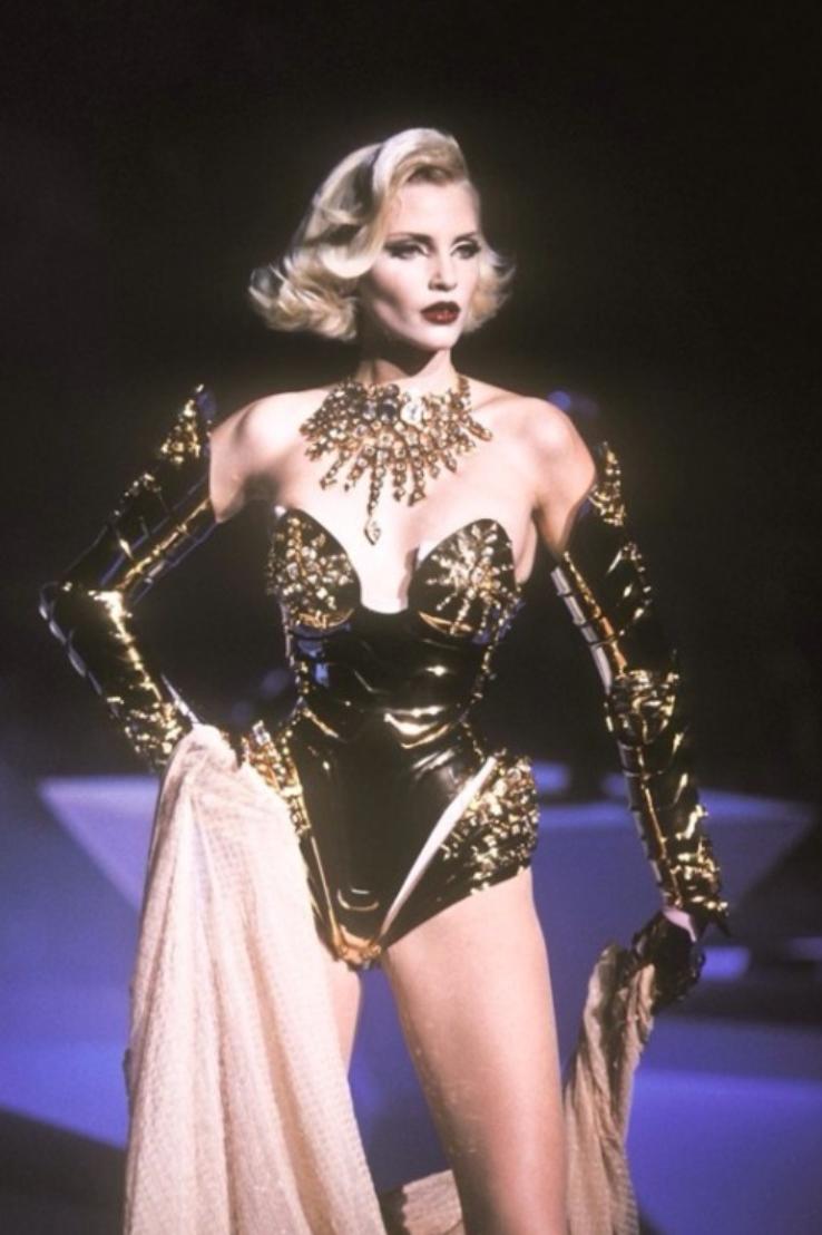 美少女战士的作者是否是名媛,美少女战士作者和富坚义博