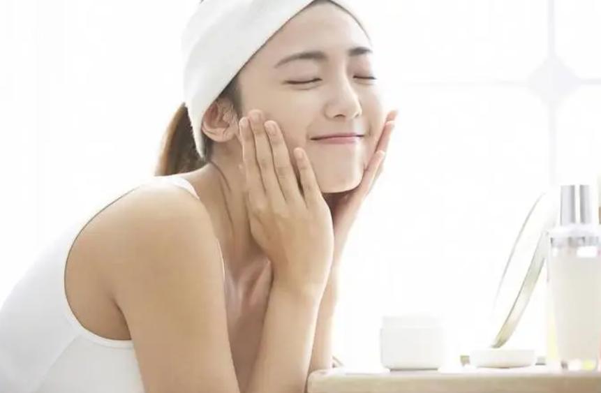 美国skinhomeworkvc美白精华,温和不刺激的美白精华推荐