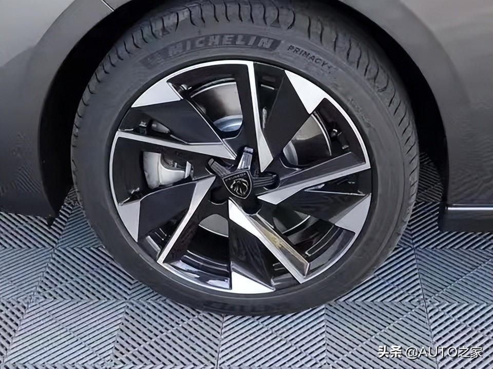 标致308sw瓦罐空间,老款标致308sw内部空间尺寸