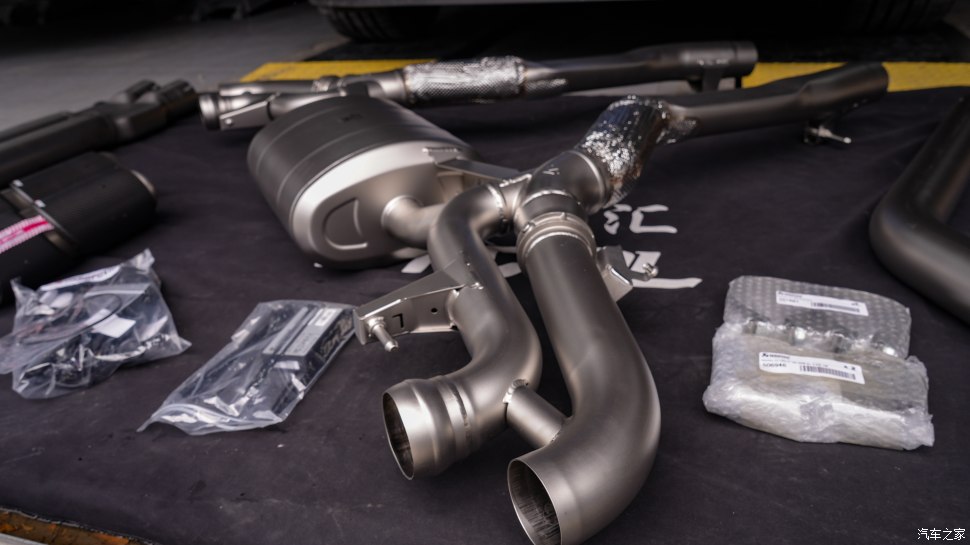 宝马x6m改迈莎锐同款排气,宝马e71x6m天蝎排气
