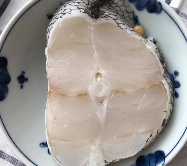 它是“餐桌上的营养贵族”，100元一斤有点贵，但特别适合孩子吃