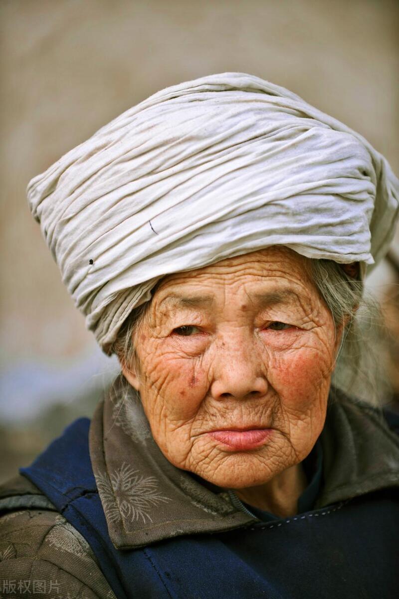 相恋七年发现丈夫出轨,女子与丈夫相爱11年发现出轨细节