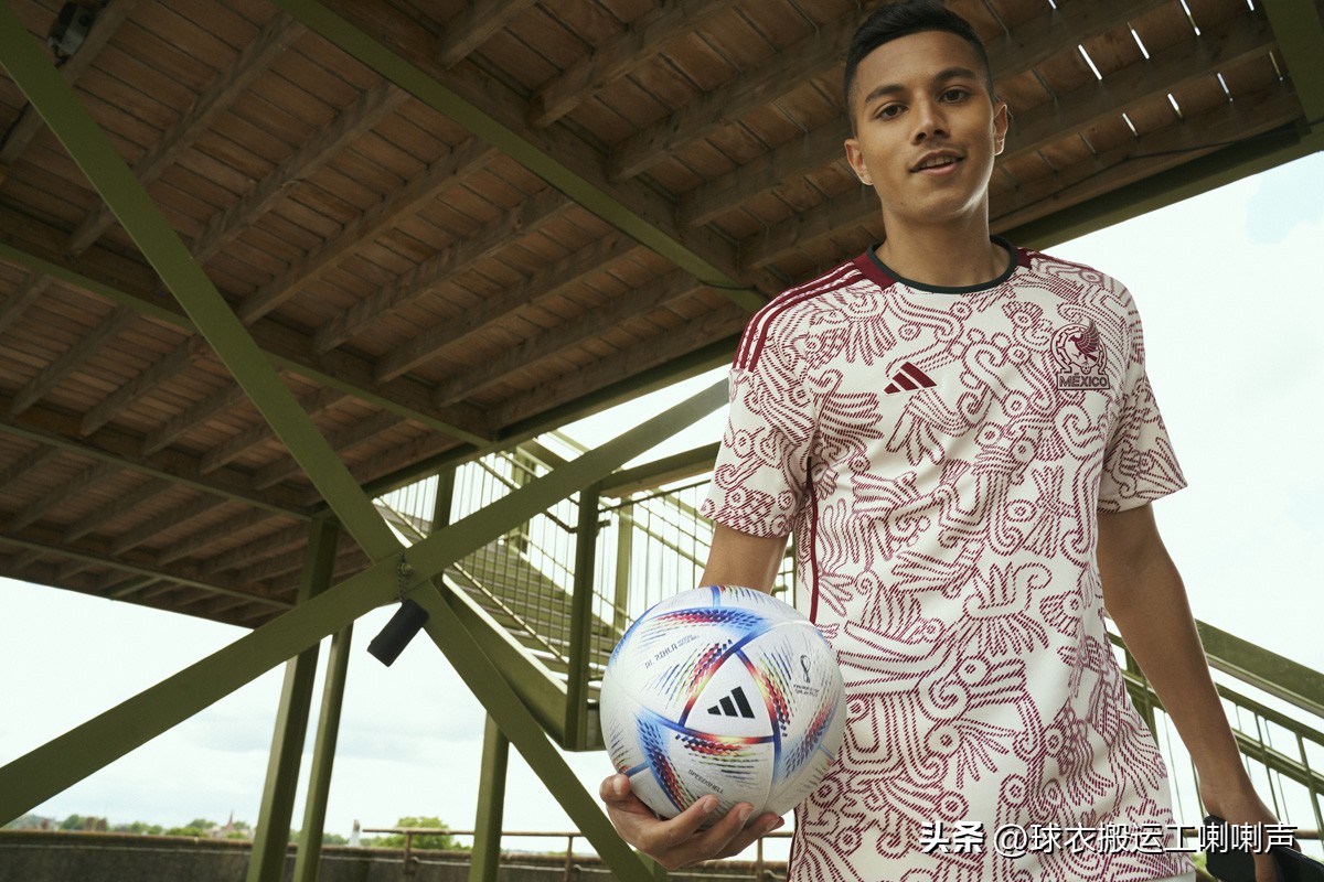 阿迪达斯世界杯球衣,阿迪达斯2022世界杯球衣德国