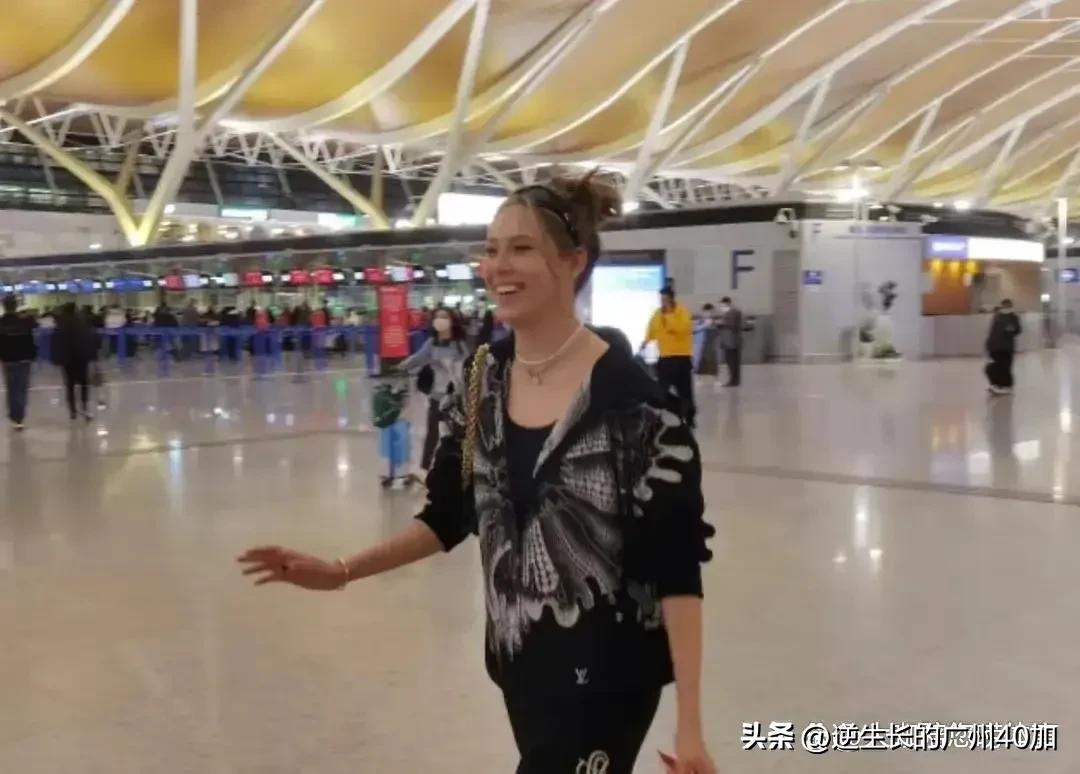 香港顶流姜涛回怼网友,林俊杰谷爱凌同台