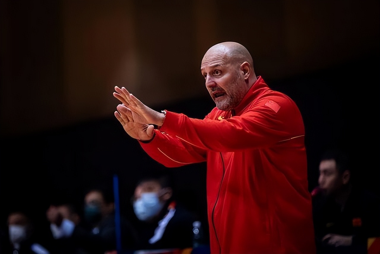 中国男篮18人名单,中国男篮大名单广东男篮有谁入选