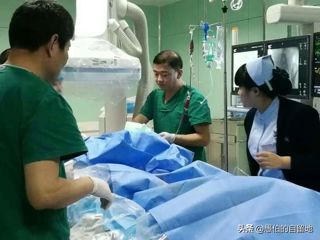 干爹迎娶新欢，许诺他继承家业变了卦，心理失衡的他走上了不归路