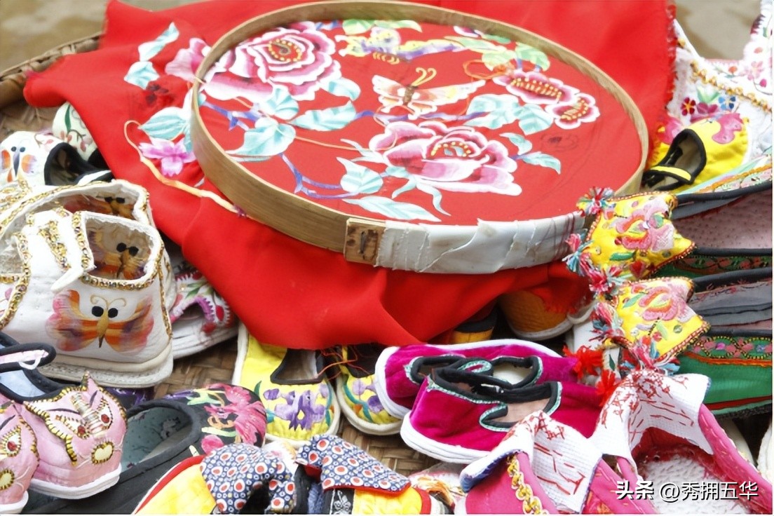 大理古城手工绣花鞋,白族手工绣花鞋