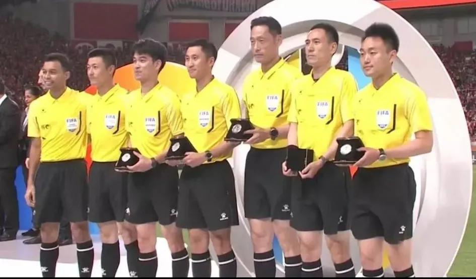 马宁亚冠霸气时刻,亚冠浦和红钻夺冠马宁网友评论