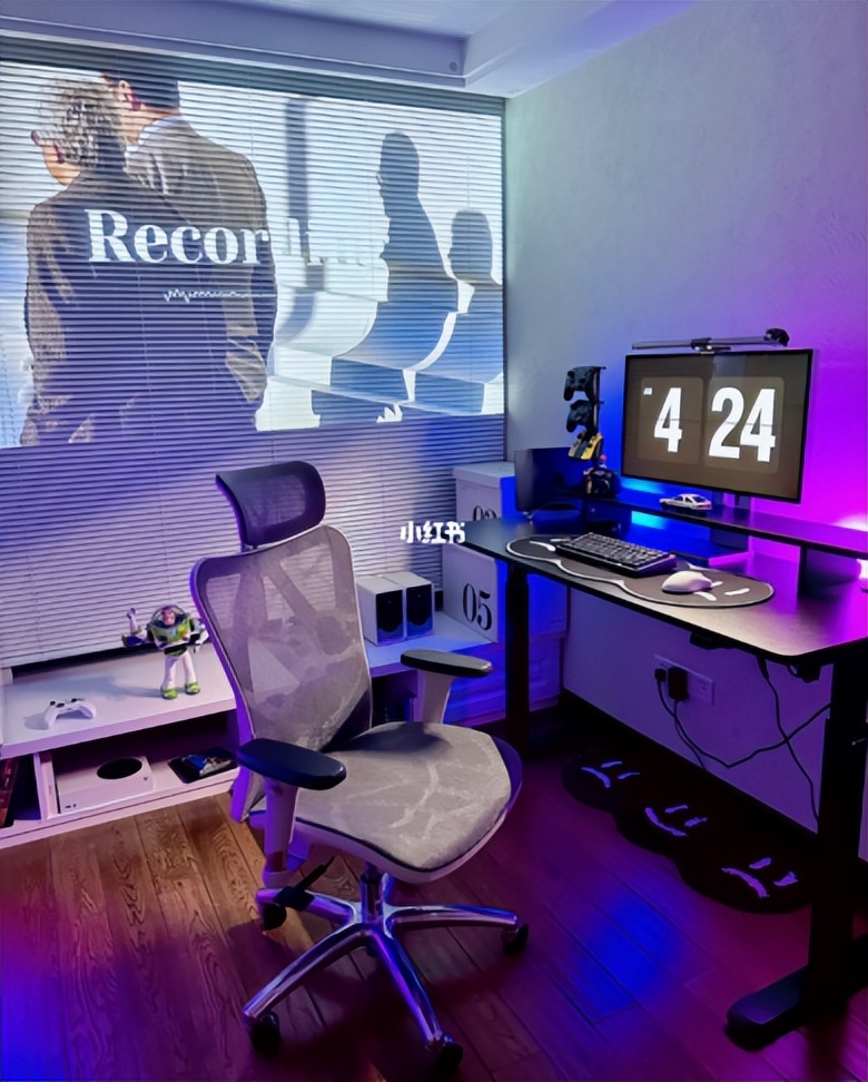 玩游戏的电脑桌怎么布置更舒适,游戏党电脑玩家房间布置