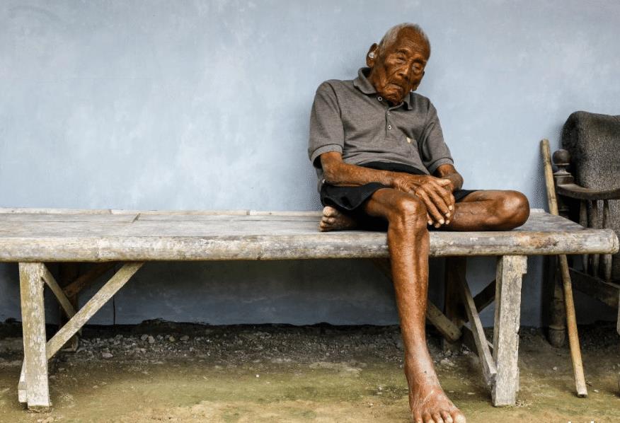 他是谁？活了146岁，送走了几代子孙，最终选择自尽而亡