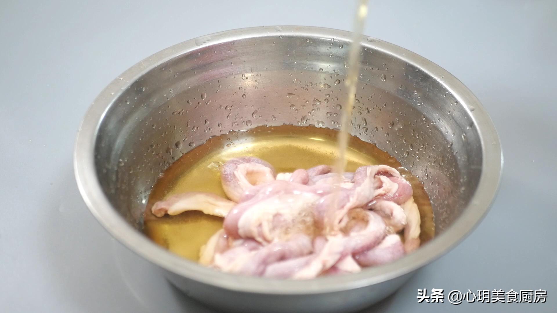 清洗猪肚时最忌直接加面粉和盐,清洗猪肚只用盐可以吗