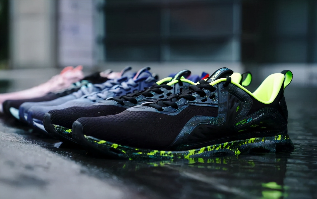 特步也崛起了！减震旋跑鞋来袭，9年结构缓震，成就夏日通勤佳品