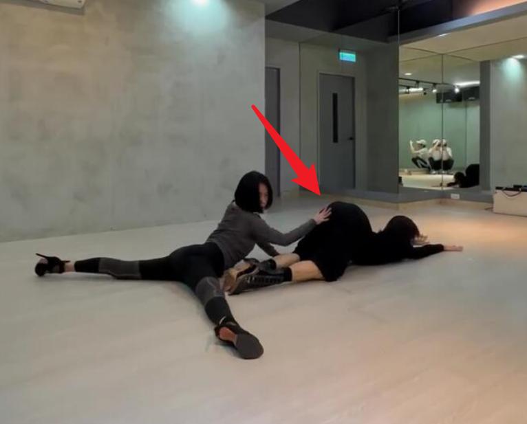 小s跳舞片段,小s跳舞惊呆全场