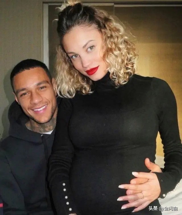 足坛姆巴佩,姆巴佩甩掉变性模特女友