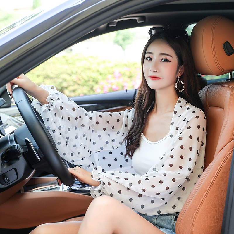 车子加满油和加200哪个好,汽车加太满油从车底漏出来怎么办