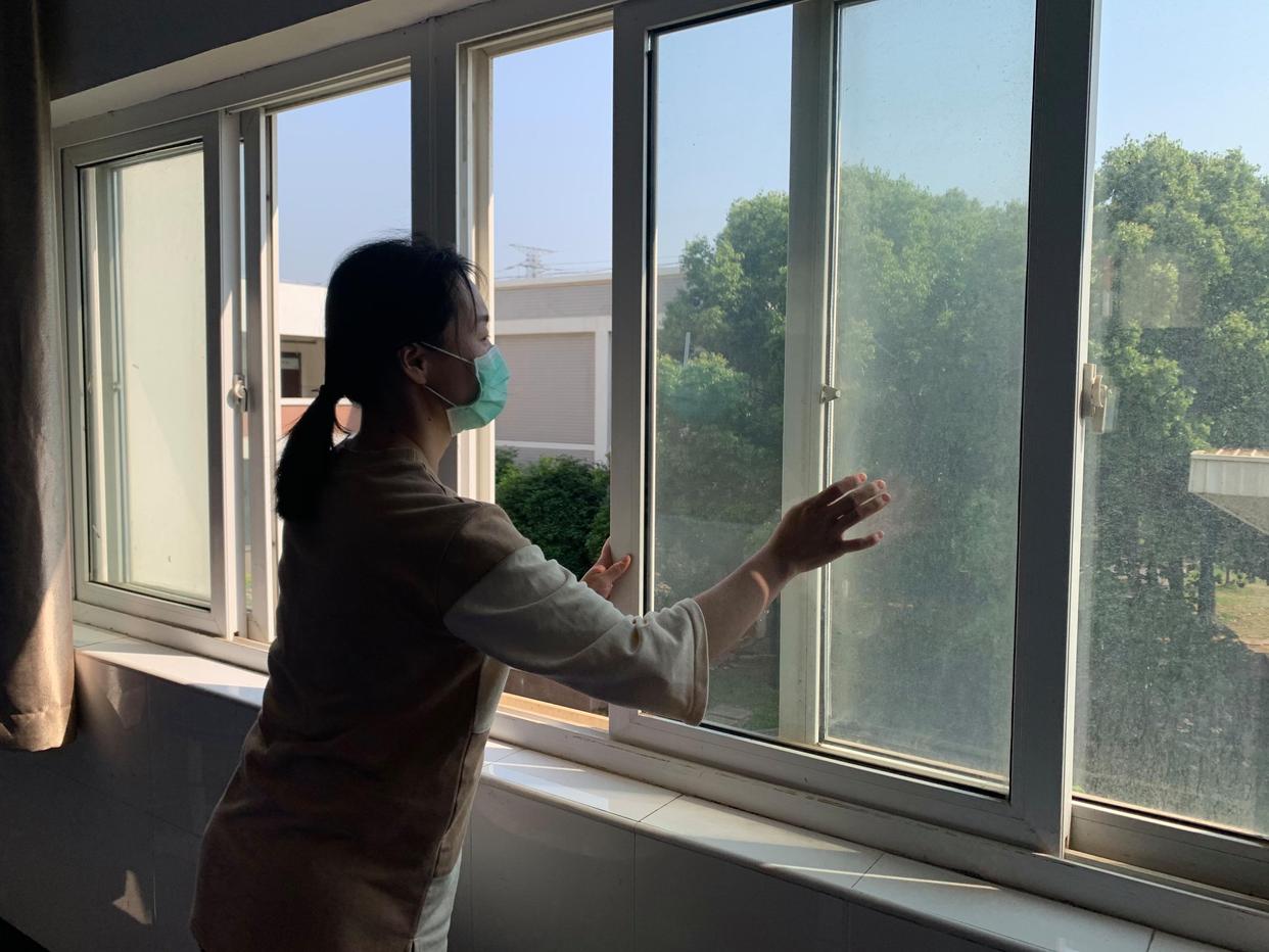 舌头有齿痕,又有裂纹,是怎么回事?3味药泡水喝,祛湿补肾养阴