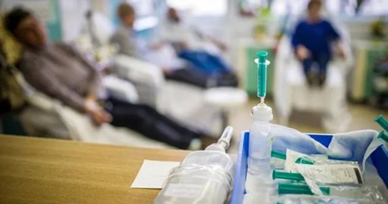 癌症晚期皮包骨没劲能活多久,癌症患者为什么会感觉腿没劲