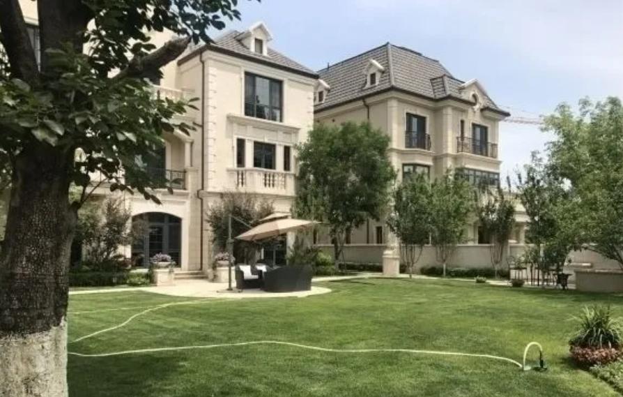 北漂女孩租老人房,北漂女孩1000块钱的出租屋生活