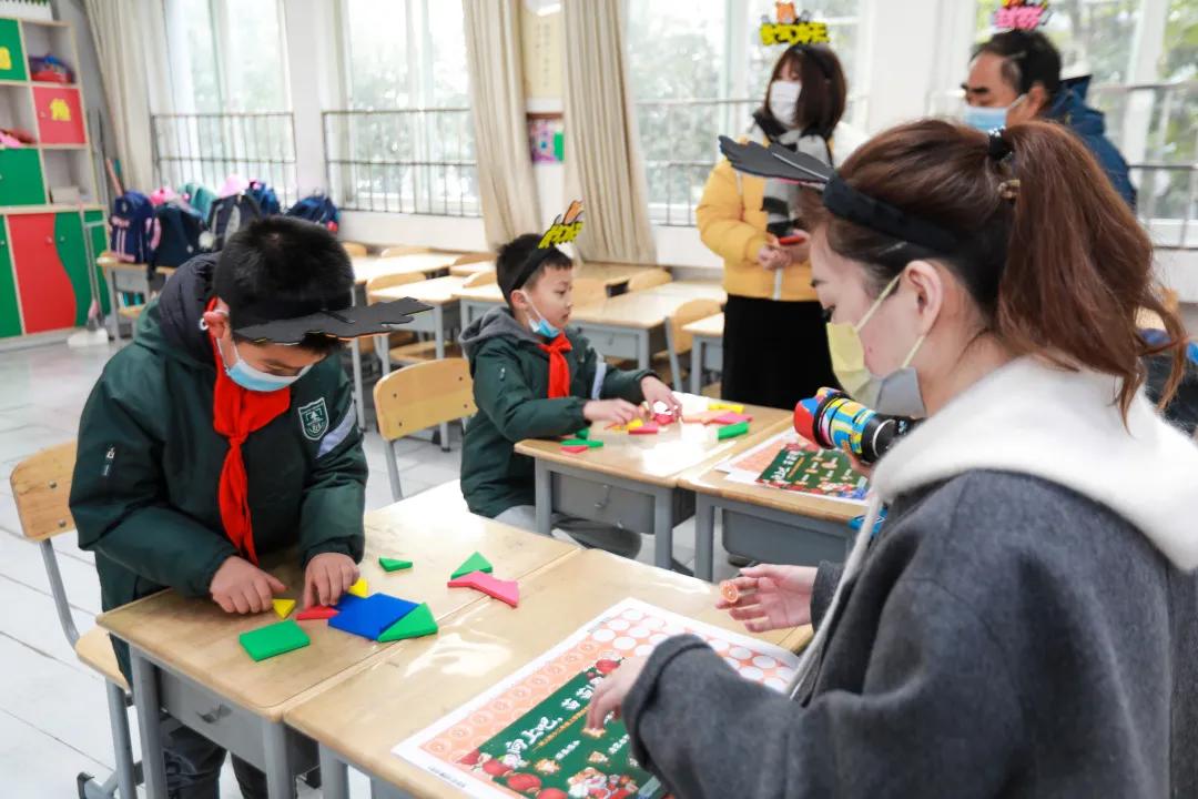 期末的华丽转型，南师附中树人学校附属小学的趣味游考太有创意了