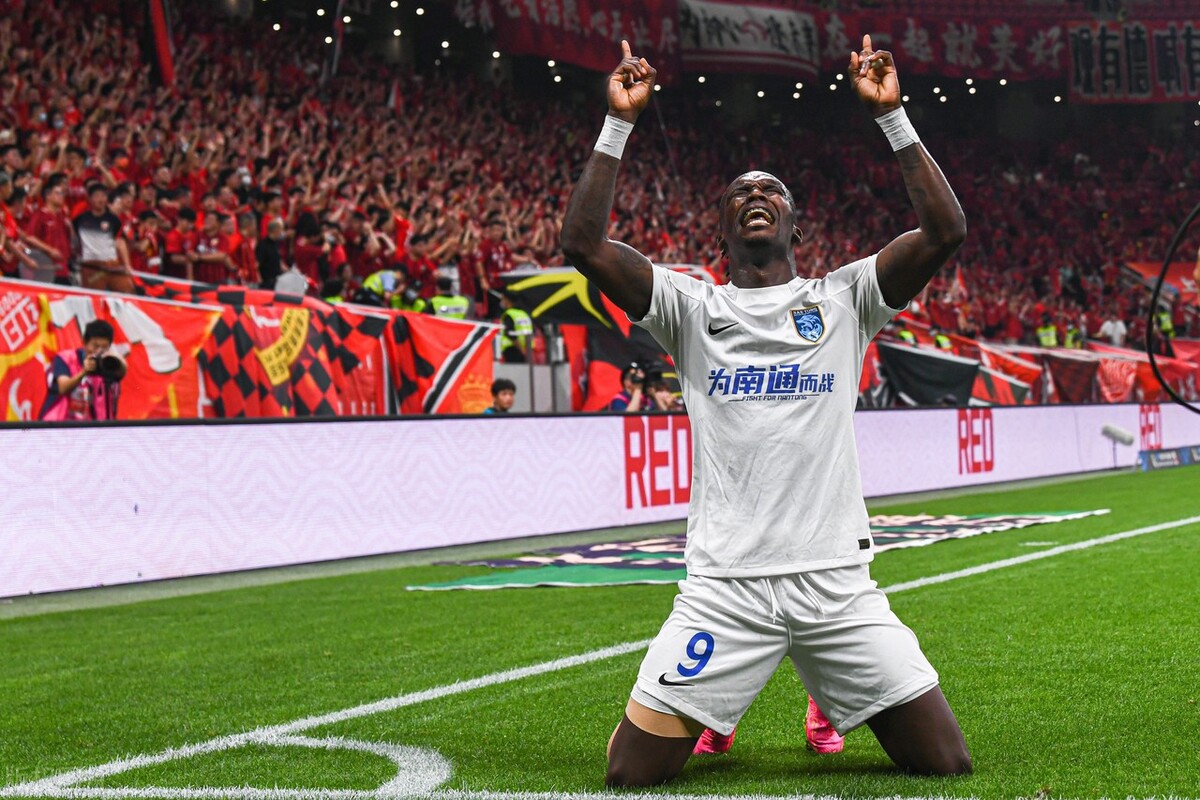 中超上海海港2-1南通支云裁判,中超南通支云2-0青岛西海岸点球