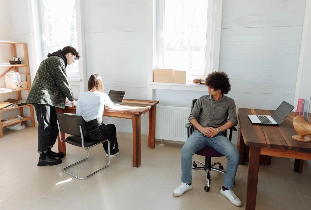 当下社会如何坚定理想信念,年轻人该树立什么样的理想和信念